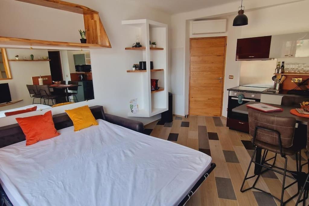 Magnifique Appartement Avec Balcon Vue Mer A L'Entree D'Ajaccio Ajaccio  Exterior photo