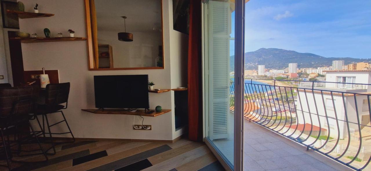 Magnifique Appartement Avec Balcon Vue Mer A L'Entree D'Ajaccio Ajaccio  Exterior photo